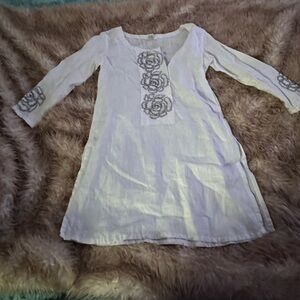 Moi Tunic with Floral Embroidery
